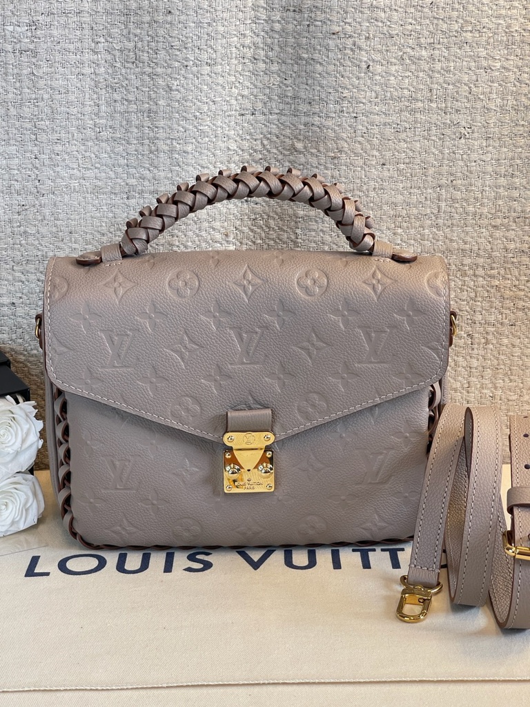 Pochette metis size sale